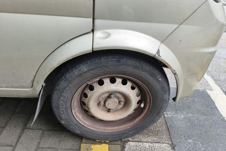 Used Dongfeng Xiaokang K07S 2019 1.2L Practical Version China VI Standard DK12 Right Front Wheel Hub
