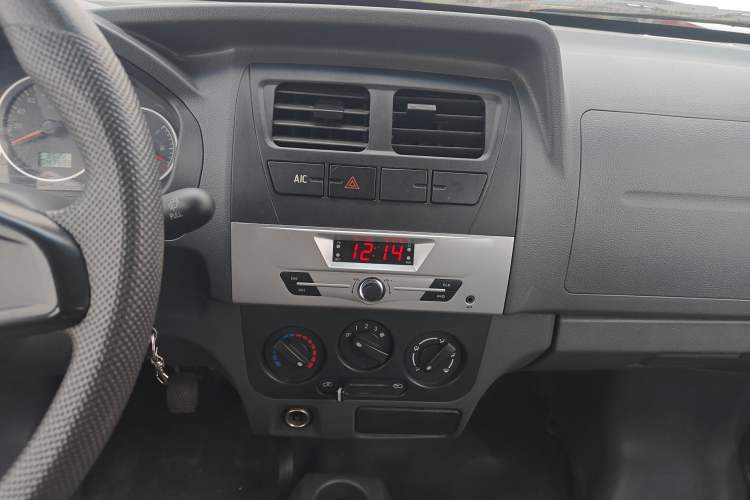 Used Dongfeng Xiaokang K07S 2019 1.2L Practical Version China VI Standard DK12 Audio And AC Panel