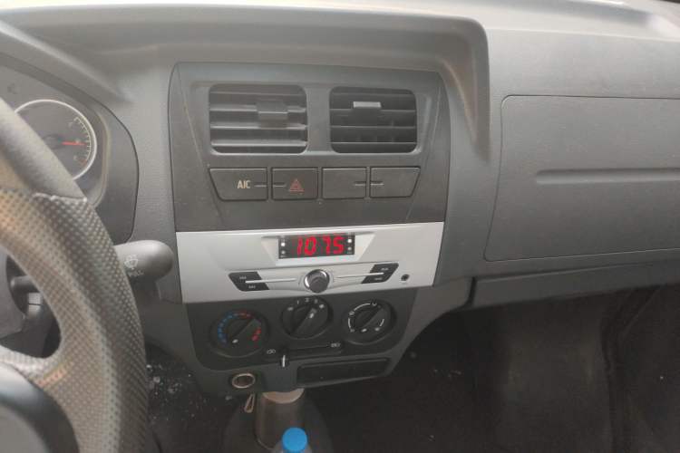 Used Dongfeng Xiaokang K07S 2019 1.2L Practical Version China VI Standard DK12 Audio And AC Panel