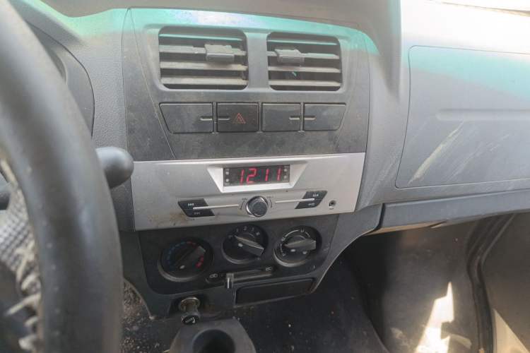 Used Dongfeng Xiaokang K07S 2019 1.2L Practical Version China VI Standard DK12 Audio And AC Panel