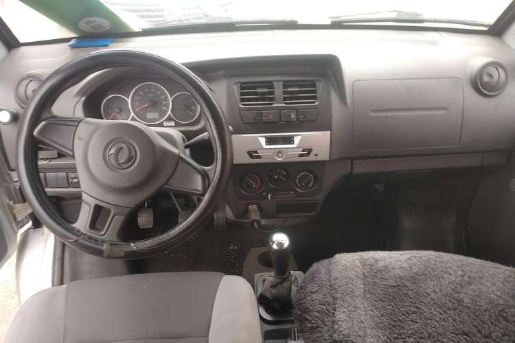 Used Dongfeng Xiaokang K07S 2019 1.2L Practical Version China VI Standard DK12 Center Console