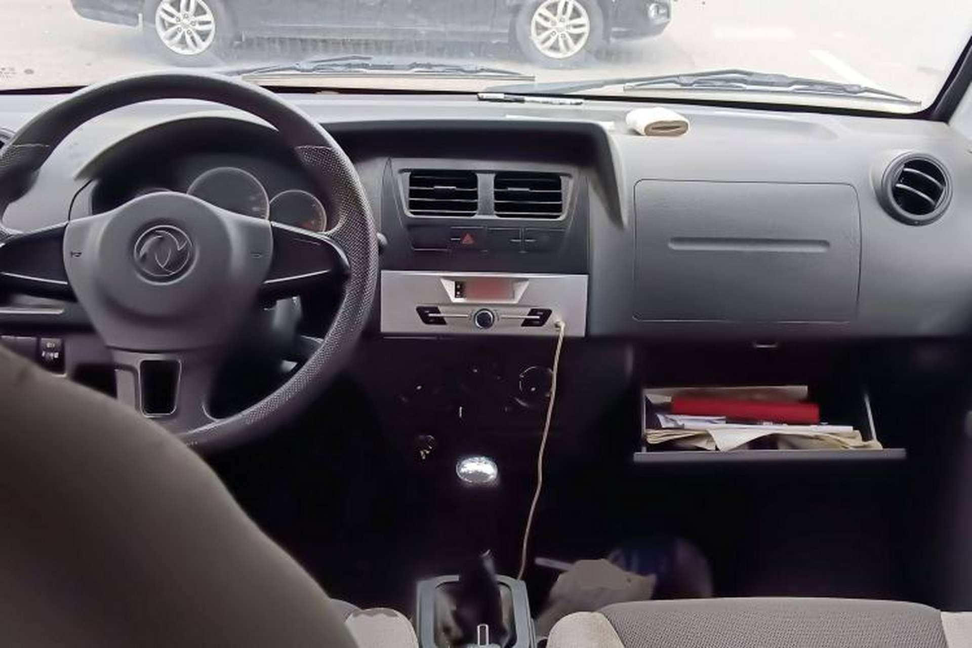 Used Dongfeng Xiaokang K07S 2019 1.2L Practical Version China VI Standard DK12 Center Console