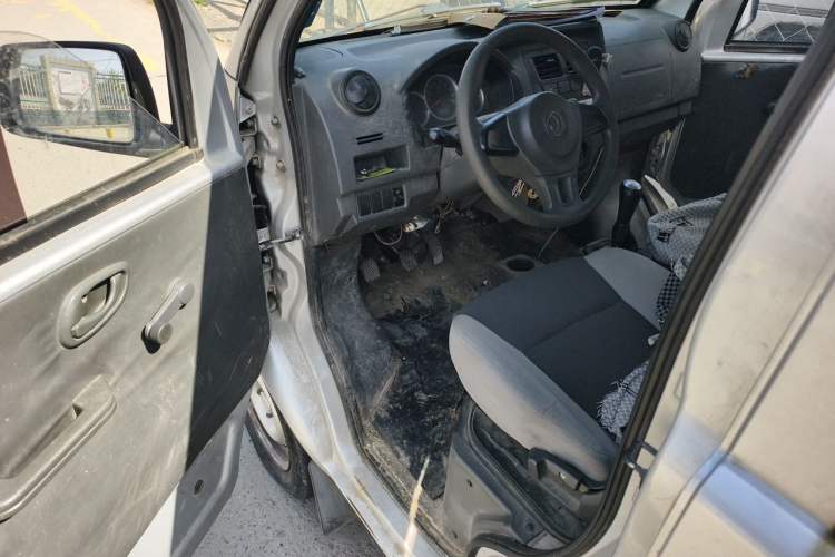 Used Dongfeng Xiaokang K07S 2019 1.2L Practical Version China VI Standard DK12 Driver Seat