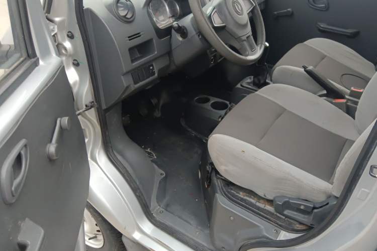 Used Dongfeng Xiaokang K07S 2019 1.2L Practical Version China VI Standard DK12 Driver Seat