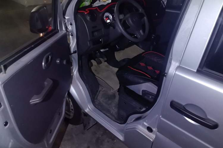 Used Dongfeng Xiaokang K07S 2019 1.2L Practical Version China VI Standard DK12 Driver Seat