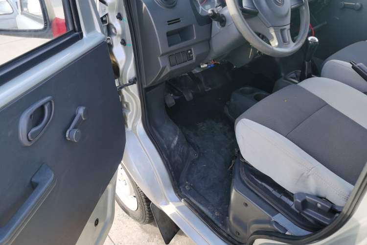 Used Dongfeng Xiaokang K07S 2019 1.2L Practical Version China VI Standard DK12 Driver Seat