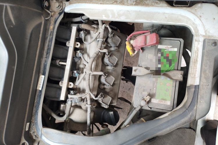 Used Dongfeng Xiaokang K07S 2019 1.2L Practical Version China VI Standard DK12 Engine Bay
