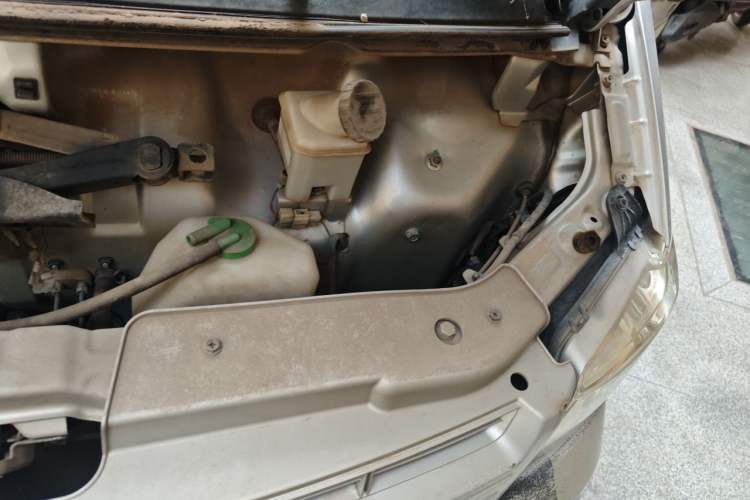 Used Dongfeng Xiaokang K07S 2019 1.2L Practical Version China VI Standard DK12 Engine Bay Left