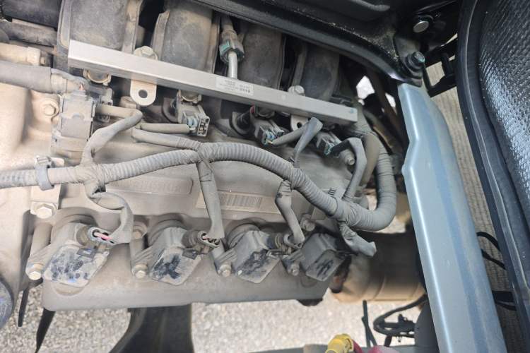 Used Dongfeng Xiaokang K07S 2019 1.2L Practical Version China VI Standard DK12 Engine Bay Left