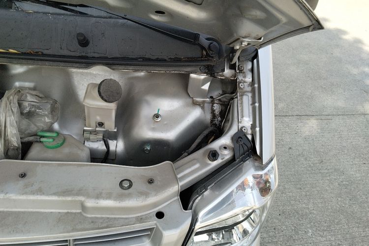 Used Dongfeng Xiaokang K07S 2019 1.2L Practical Version China VI Standard DK12 Engine Bay Left