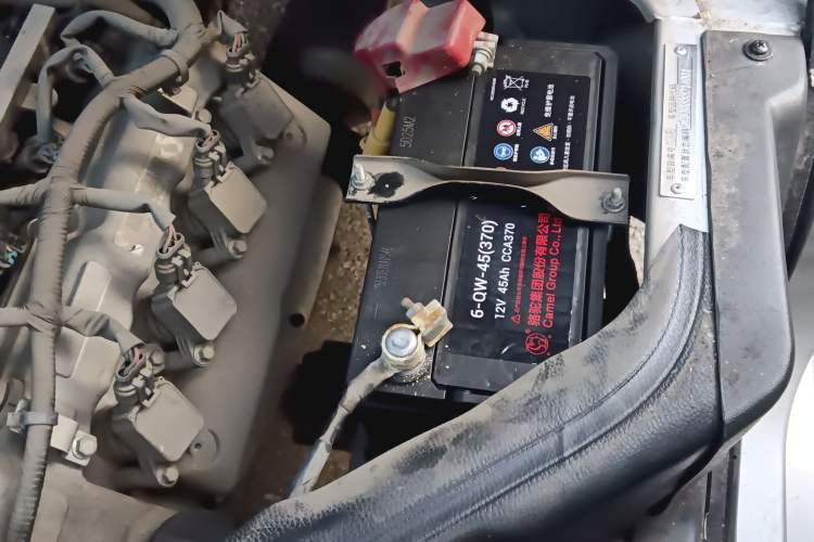 Used Dongfeng Xiaokang K07S 2019 1.2L Practical Version China VI Standard DK12 Engine Bay Left