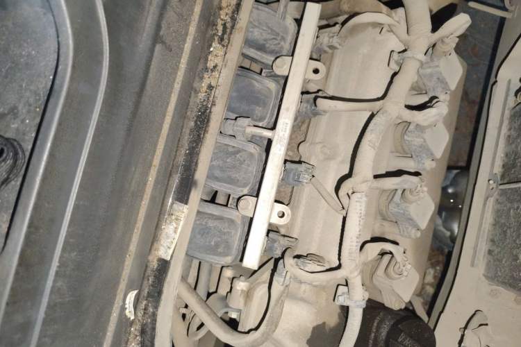Used Dongfeng Xiaokang K07S 2019 1.2L Practical Version China VI Standard DK12 Engine Bay Left