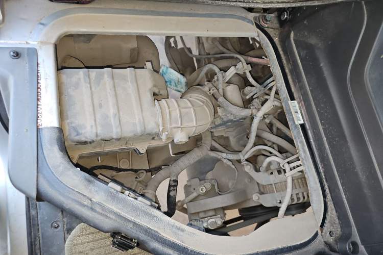 Used Dongfeng Xiaokang K07S 2019 1.2L Practical Version China VI Standard DK12 Engine Bay Right
