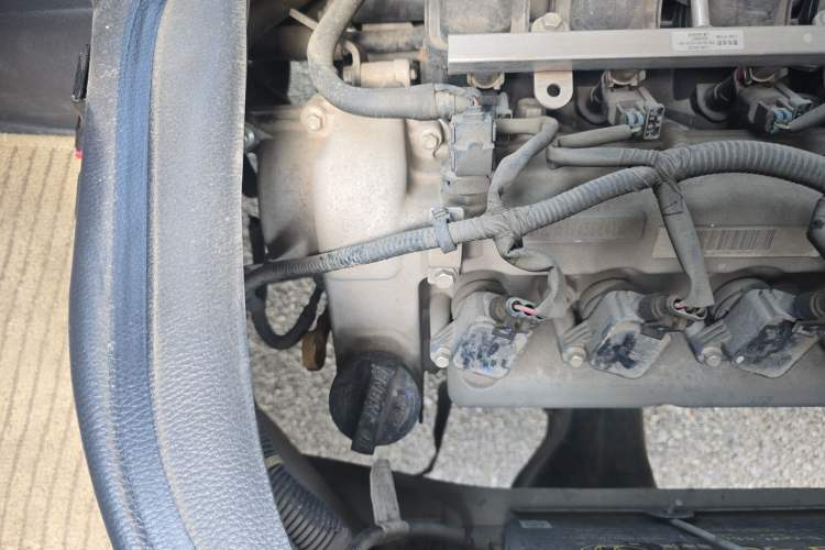 Used Dongfeng Xiaokang K07S 2019 1.2L Practical Version China VI Standard DK12 Engine Bay Right