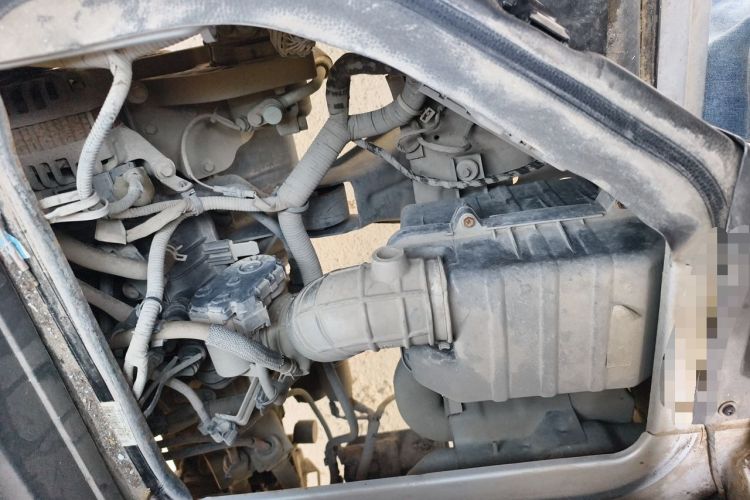 Used Dongfeng Xiaokang K07S 2019 1.2L Practical Version China VI Standard DK12 Engine Bay Right