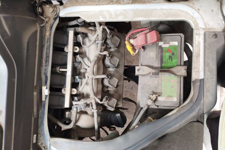 Used Dongfeng Xiaokang K07S 2019 1.2L Practical Version China VI Standard DK12 Engine Bay Right