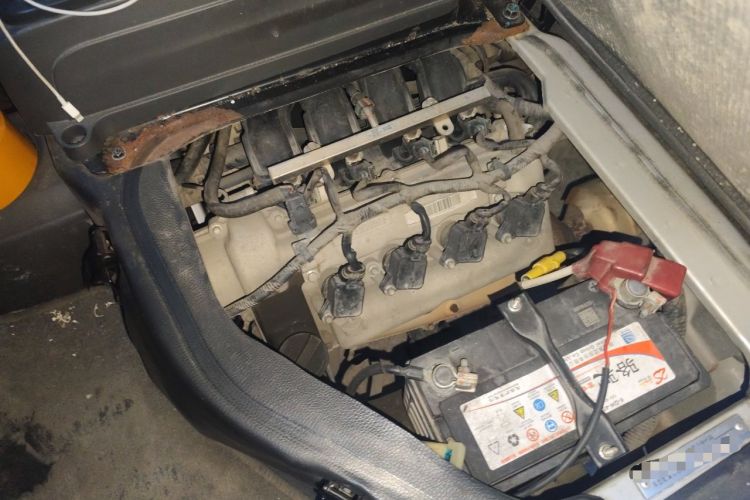Used Dongfeng Xiaokang K07S 2019 1.2L Practical Version China VI Standard DK12 Engine Bay Right