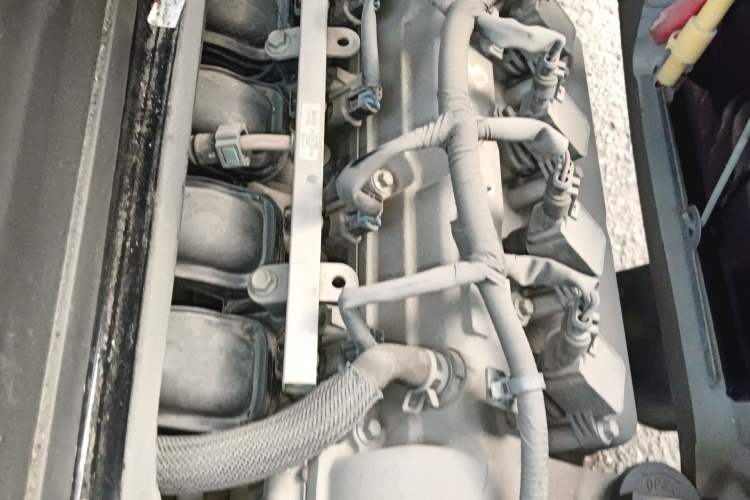 Used Dongfeng Xiaokang K07S 2019 1.2L Practical Version China VI Standard DK12 Engine Bay Right