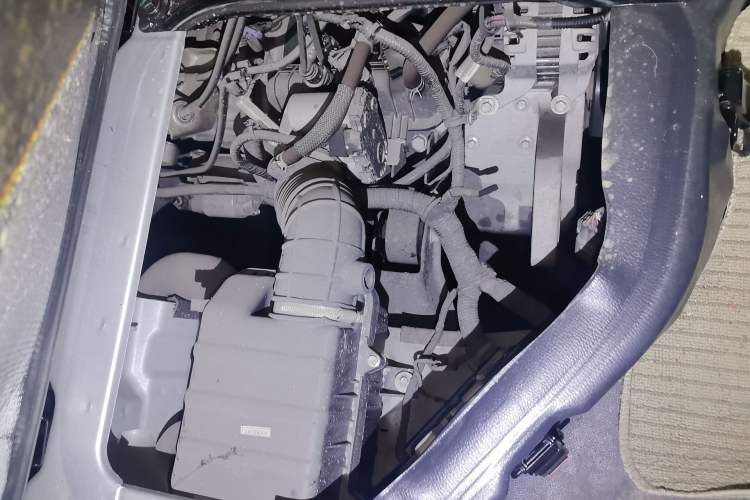 Used Dongfeng Xiaokang K07S 2019 1.2L Practical Version China VI Standard DK12 Engine Bay Right