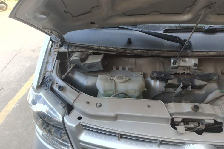 Used Dongfeng Xiaokang K07S 2019 1.2L Practical Version China VI Standard DK12 Engine Bay Right