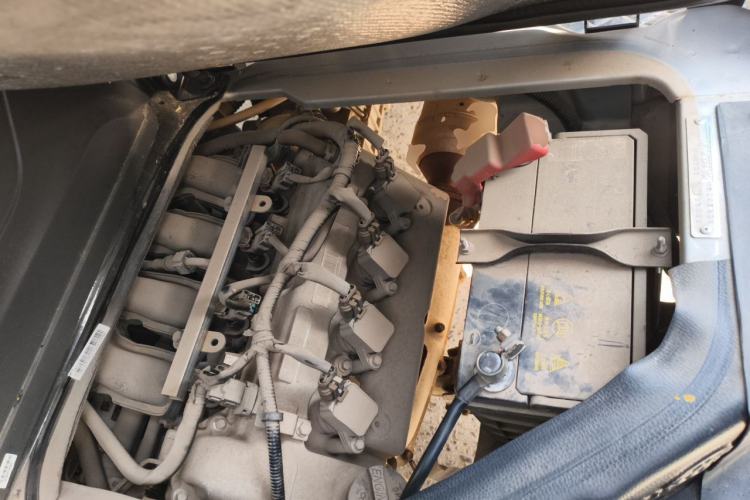 Used Dongfeng Xiaokang K07S 2019 1.2L Practical Version China VI Standard DK12 Engine Bay