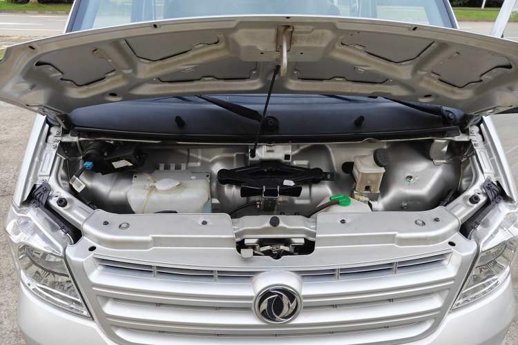Used Dongfeng Xiaokang K07S 2019 1.2L Practical Version China VI Standard DK12 Engine Bay