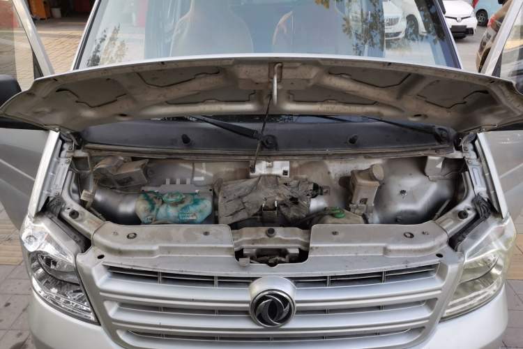 Used Dongfeng Xiaokang K07S 2019 1.2L Practical Version China VI Standard DK12 Engine Bay