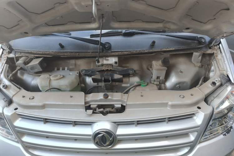 Used Dongfeng Xiaokang K07S 2019 1.2L Practical Version China VI Standard DK12 Engine Bay