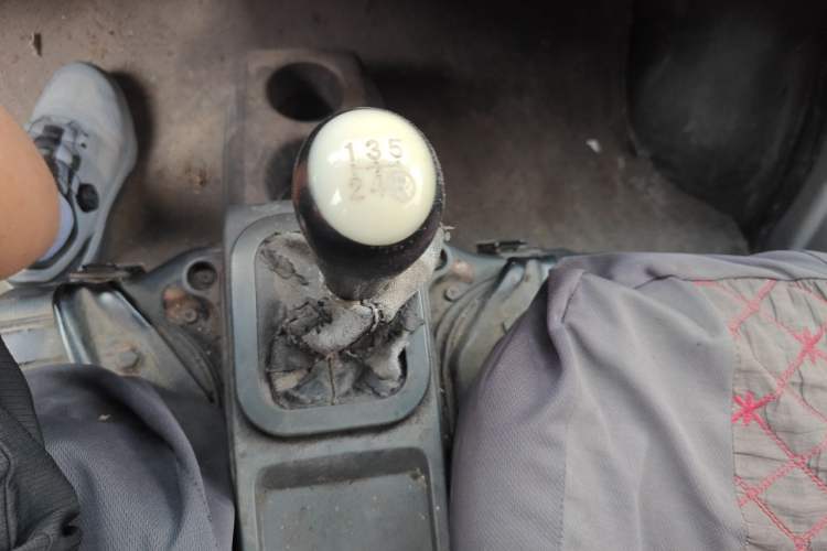 Used Dongfeng Xiaokang K07S 2019 1.2L Practical Version China VI Standard DK12 Gear Lever