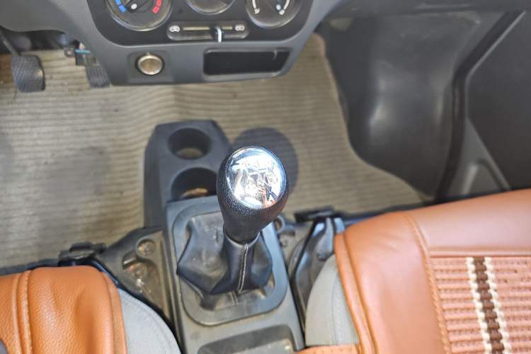 Used Dongfeng Xiaokang K07S 2019 1.2L Practical Version China VI Standard DK12 Gear Lever