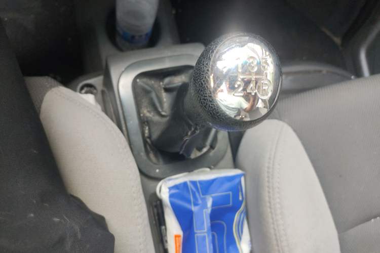 Used Dongfeng Xiaokang K07S 2019 1.2L Practical Version China VI Standard DK12 Gear Lever