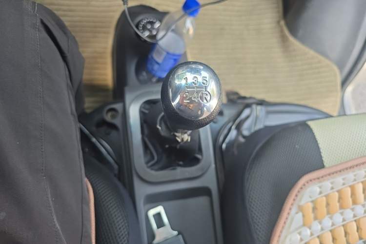 Used Dongfeng Xiaokang K07S 2019 1.2L Practical Version China VI Standard DK12 Gear Lever