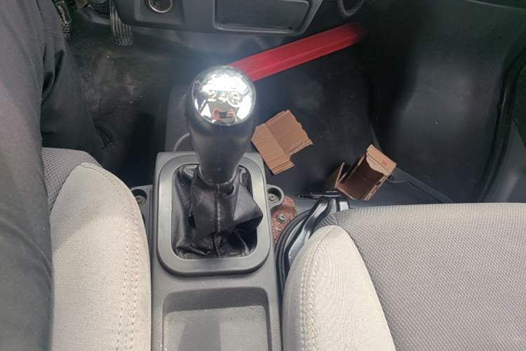 Used Dongfeng Xiaokang K07S 2019 1.2L Practical Version China VI Standard DK12 Gear Lever