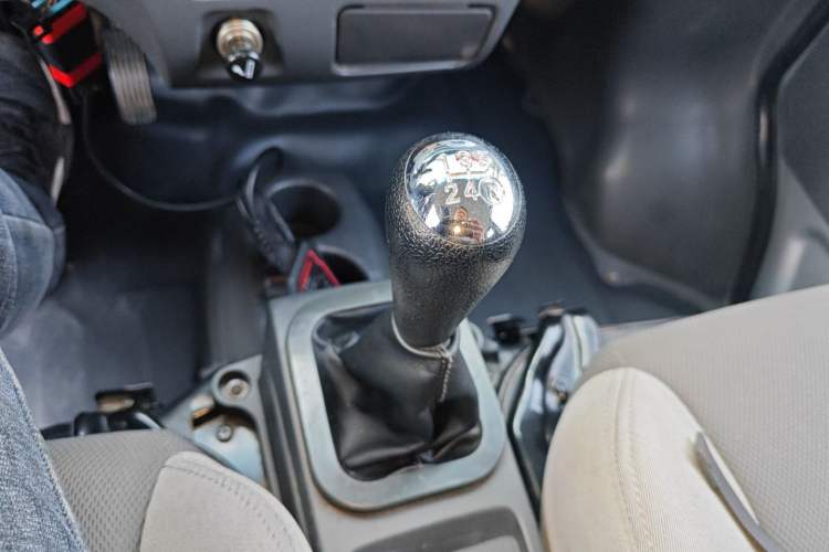 Used Dongfeng Xiaokang K07S 2019 1.2L Practical Version China VI Standard DK12 Gear Lever