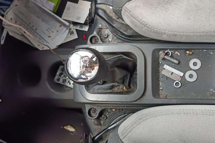 Used Dongfeng Xiaokang K07S 2019 1.2L Practical Version China VI Standard DK12 Gear Lever