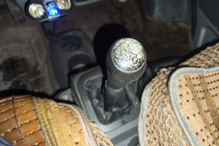 Used Dongfeng Xiaokang K07S 2019 1.2L Practical Version China VI Standard DK12 Gear Lever