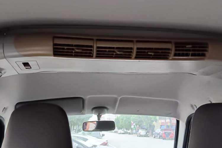 Used Dongfeng Xiaokang K07S 2019 1.2L Practical Version China VI Standard DK12 Headliner
