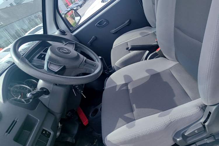Used Dongfeng Xiaokang K07S 2019 1.2L Practical Version China VI Standard DK12 Left Front Seat