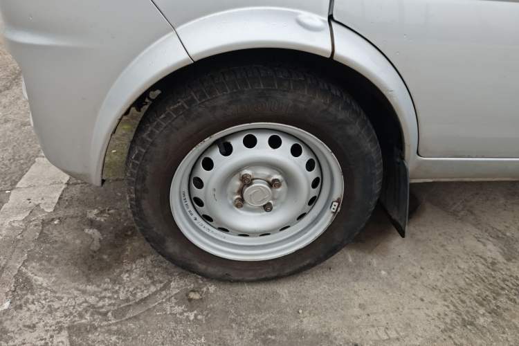 Used Dongfeng Xiaokang K07S 2019 1.2L Practical Version China VI Standard DK12 Left Front Wheel Hub