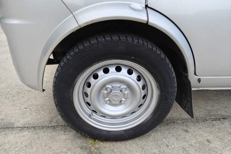 Used Dongfeng Xiaokang K07S 2019 1.2L Practical Version China VI Standard DK12 Left Front Wheel Hub