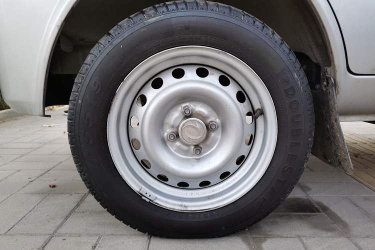 Used Dongfeng Xiaokang K07S 2019 1.2L Practical Version China VI Standard DK12 Left Front Wheel Hub