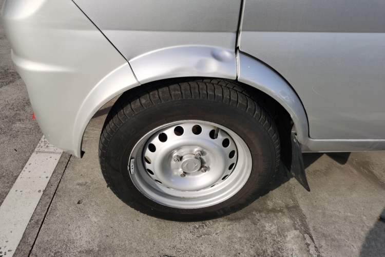 Used Dongfeng Xiaokang K07S 2019 1.2L Practical Version China VI Standard DK12 Left Front Wheel Hub