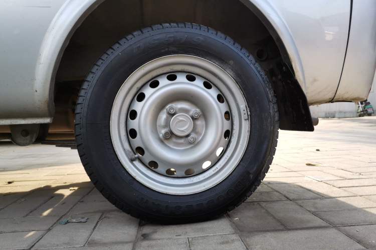 Used Dongfeng Xiaokang K07S 2019 1.2L Practical Version China VI Standard DK12 Left Rear Wheel Hub