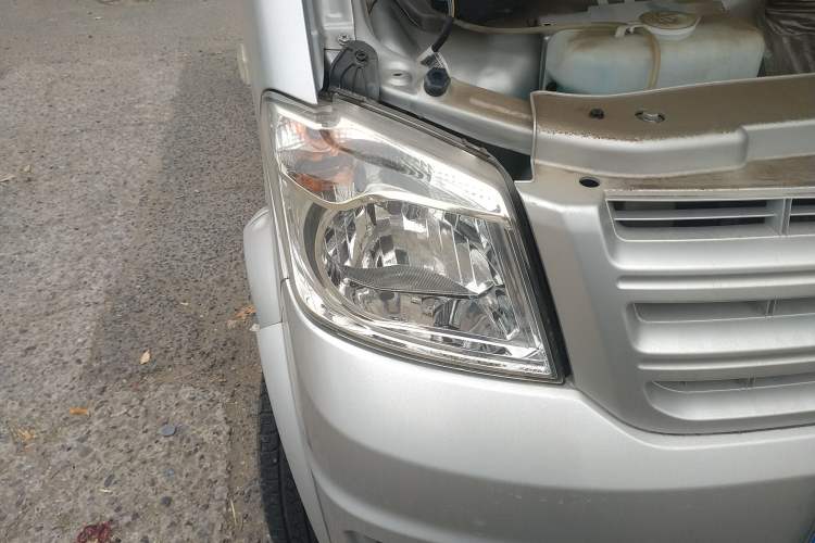 Used Dongfeng Xiaokang K07S 2019 1.2L Practical Version China VI Standard DK12 Right Front Headlight