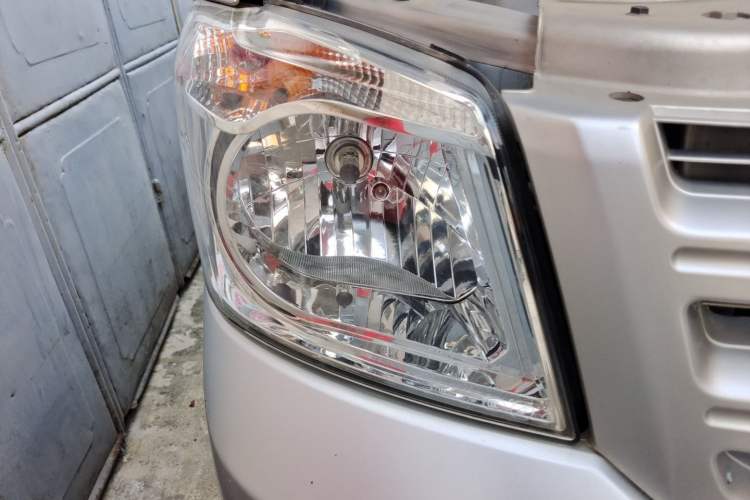 Used Dongfeng Xiaokang K07S 2019 1.2L Practical Version China VI Standard DK12 Right Front Headlight
