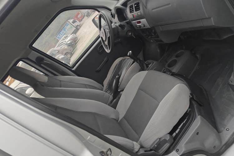 Used Dongfeng Xiaokang K07S 2019 1.2L Practical Version China VI Standard DK12 Right Front Seat