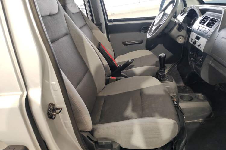 Used Dongfeng Xiaokang K07S 2019 1.2L Practical Version China VI Standard DK12 Right Front Seat
