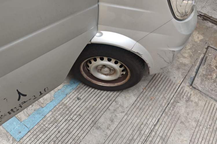 Used Dongfeng Xiaokang K07S 2019 1.2L Practical Version China VI Standard DK12 Right Front Wheel Hub