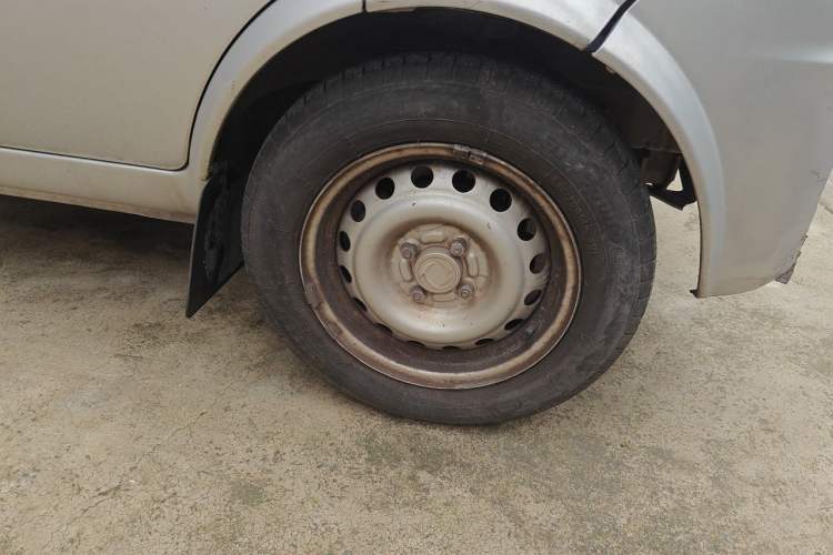 Used Dongfeng Xiaokang K07S 2019 1.2L Practical Version China VI Standard DK12 Right Front Wheel Hub