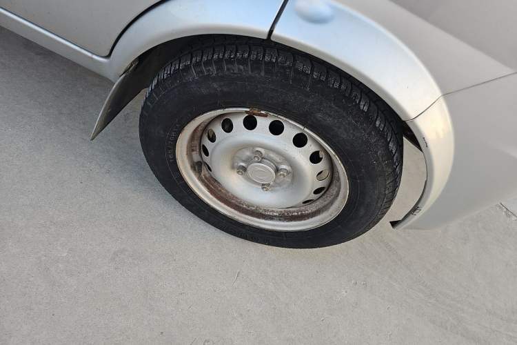 Used Dongfeng Xiaokang K07S 2019 1.2L Practical Version China VI Standard DK12 Right Front Wheel Hub